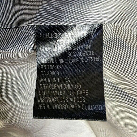 Tahari Four Button Pin Striped Blazer Size 4 Petite - Picture 11 of 11